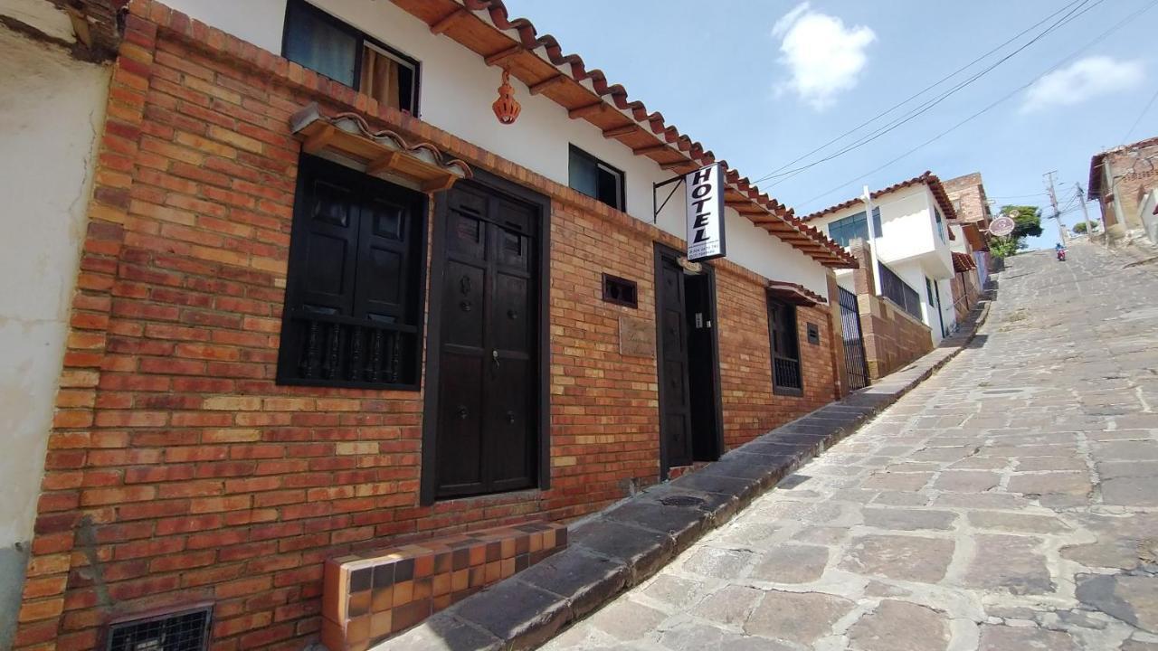 Santander Aleman Hostel San Gil Extérieur photo