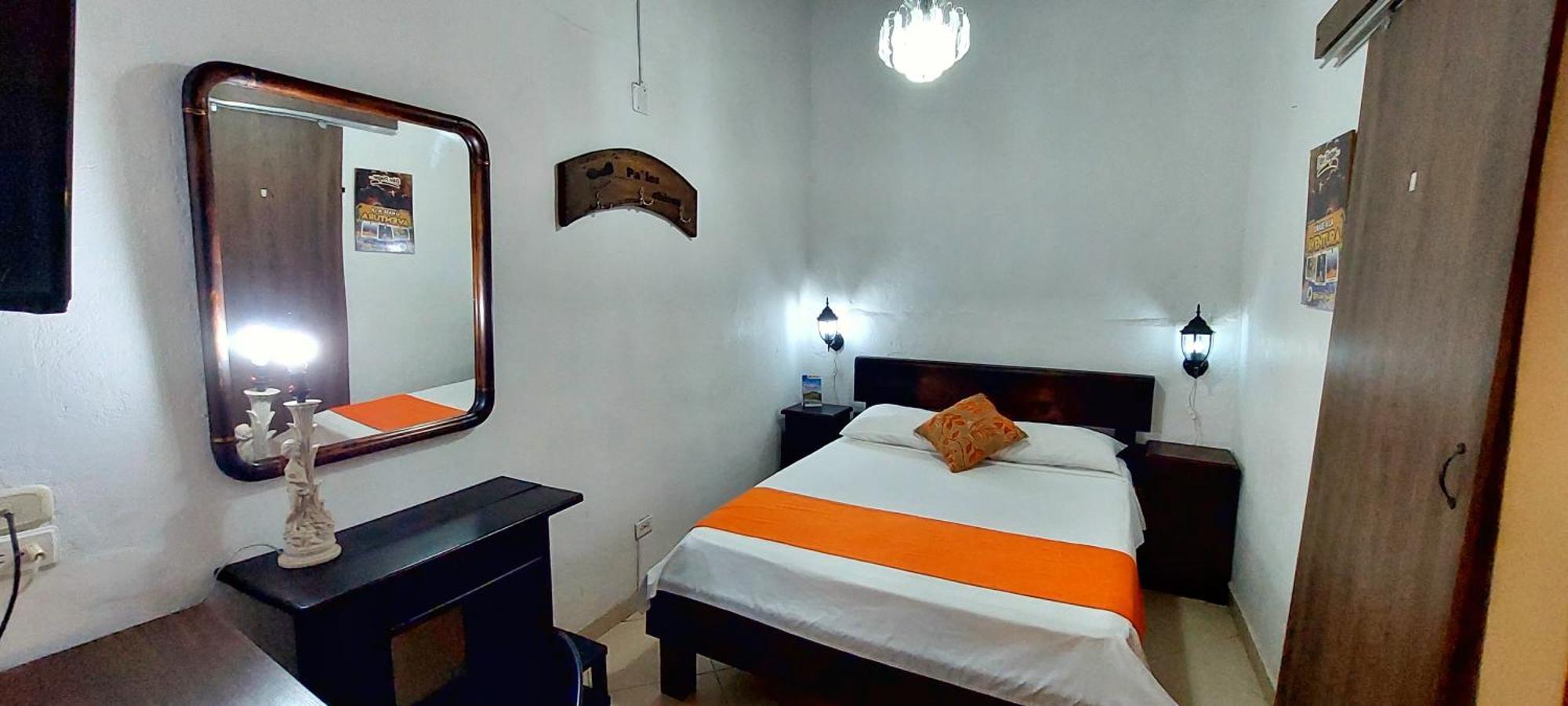 Santander Aleman Hostel San Gil Extérieur photo